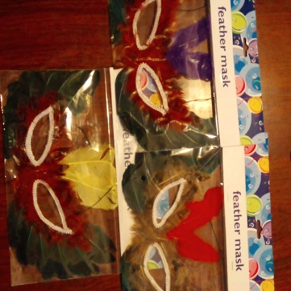 (Free With Purchase) Three new Feather Masks